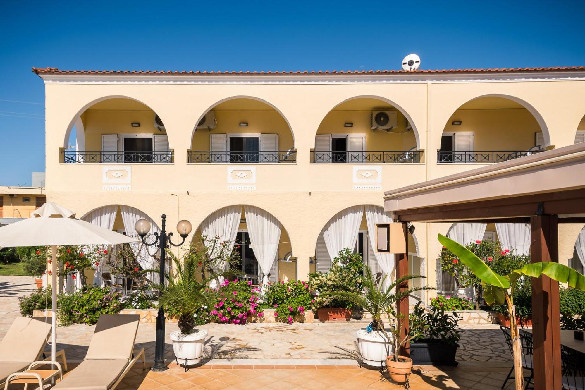 Konstantina Apartments Kavos Exterior photo