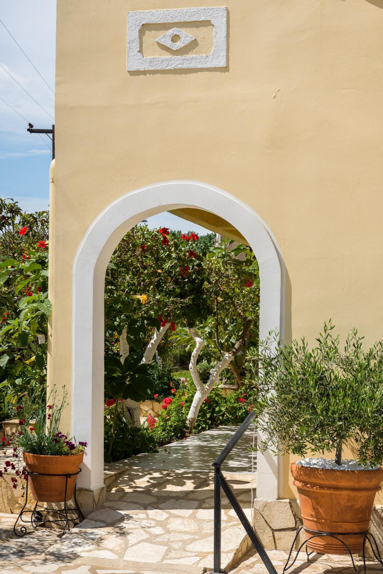 Konstantina Apartments Kavos Exterior photo