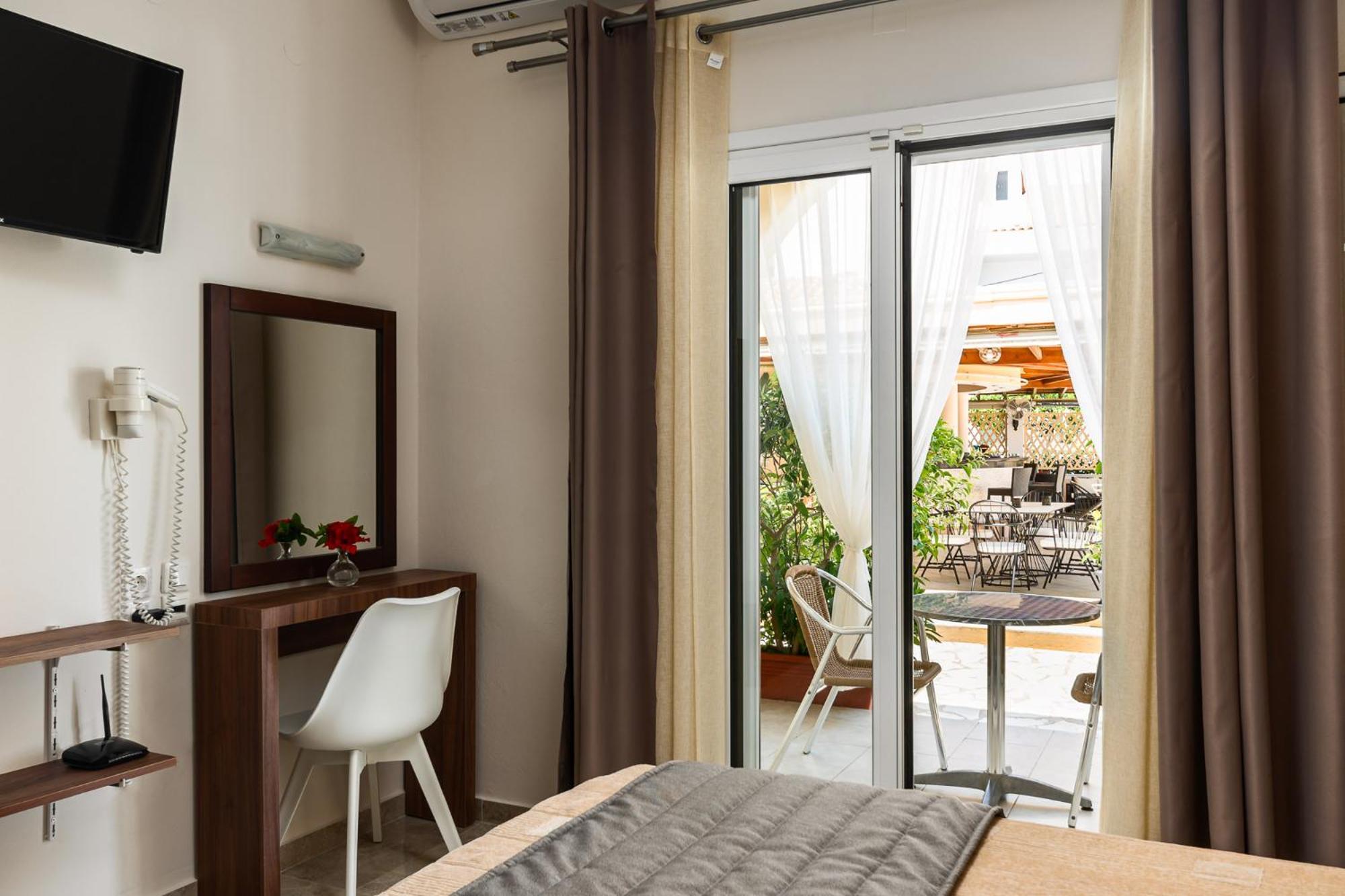Konstantina Apartments Kavos Exterior photo
